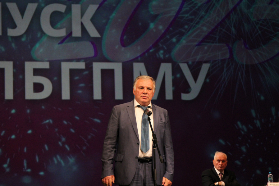 Выпуск столетия: в Педиатрическом университете вручили дипломы выпускникам 27