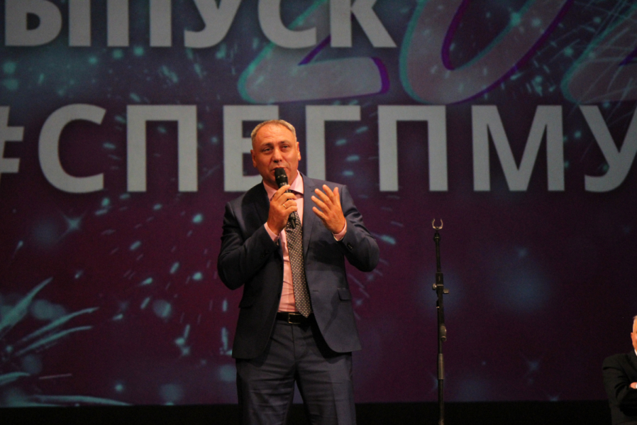 Выпуск столетия: в Педиатрическом университете вручили дипломы выпускникам 30