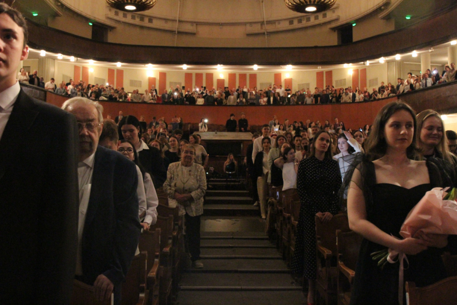 Выпуск столетия: в Педиатрическом университете вручили дипломы выпускникам 67
