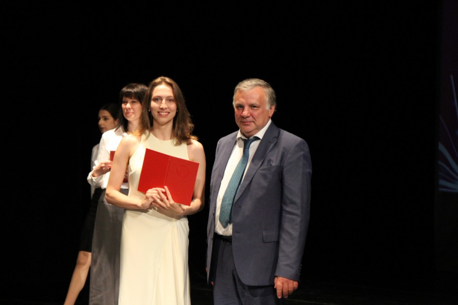 Выпуск столетия: в Педиатрическом университете вручили дипломы выпускникам 82