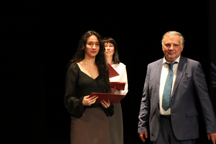 Выпуск столетия: в Педиатрическом университете вручили дипломы выпускникам 94