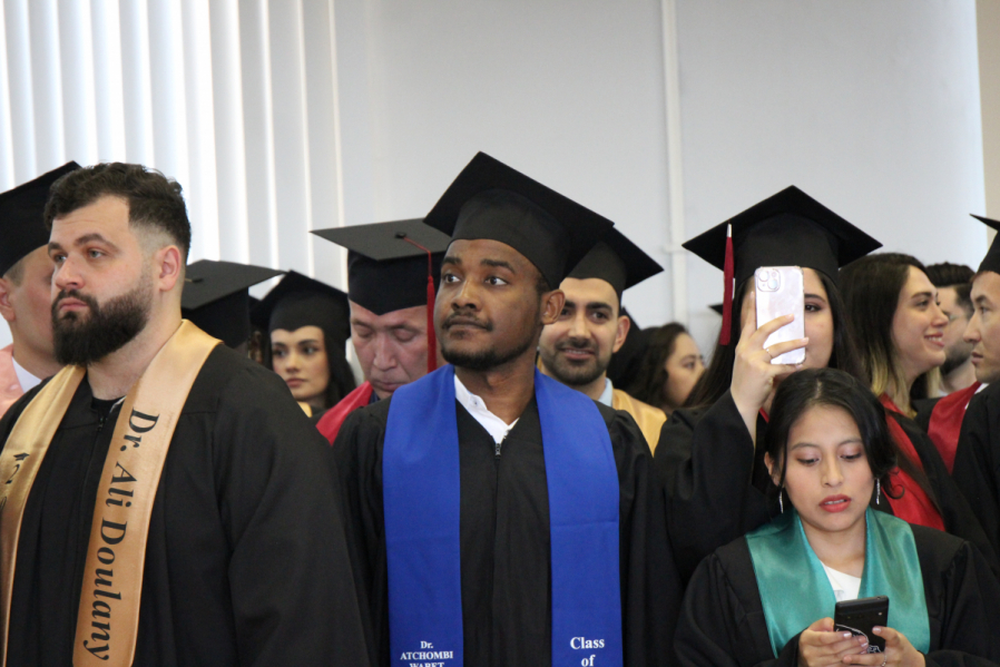 Иностранным выпускникам Педиатрического университета вручили дипломы о высшем образовании 8