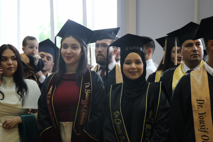 Иностранным выпускникам Педиатрического университета вручили дипломы о высшем образовании 10