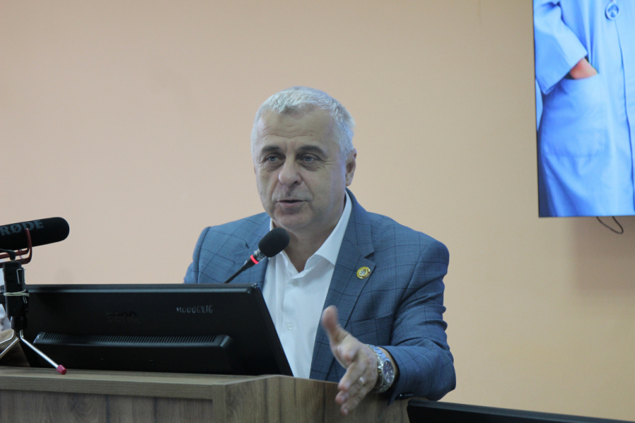 В Педиатрическом университете вручили дипломы врачам-ординаторам 3