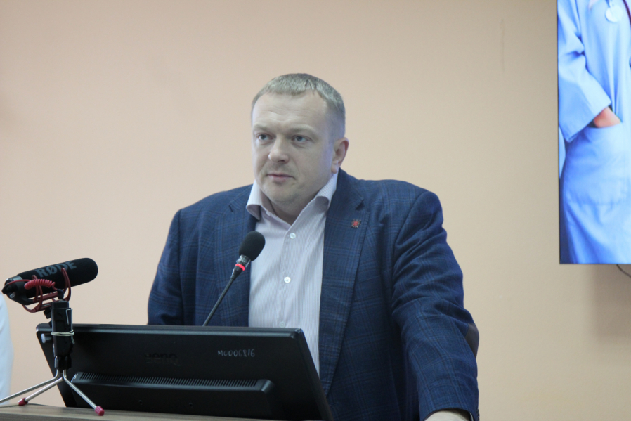 В Педиатрическом университете вручили дипломы врачам-ординаторам 10