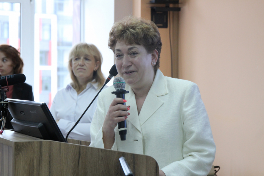 В Педиатрическом университете вручили дипломы врачам-ординаторам 16