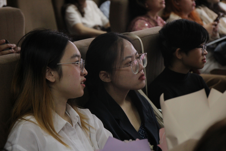 В Педиатрическом университете вручили дипломы врачам-ординаторам 20