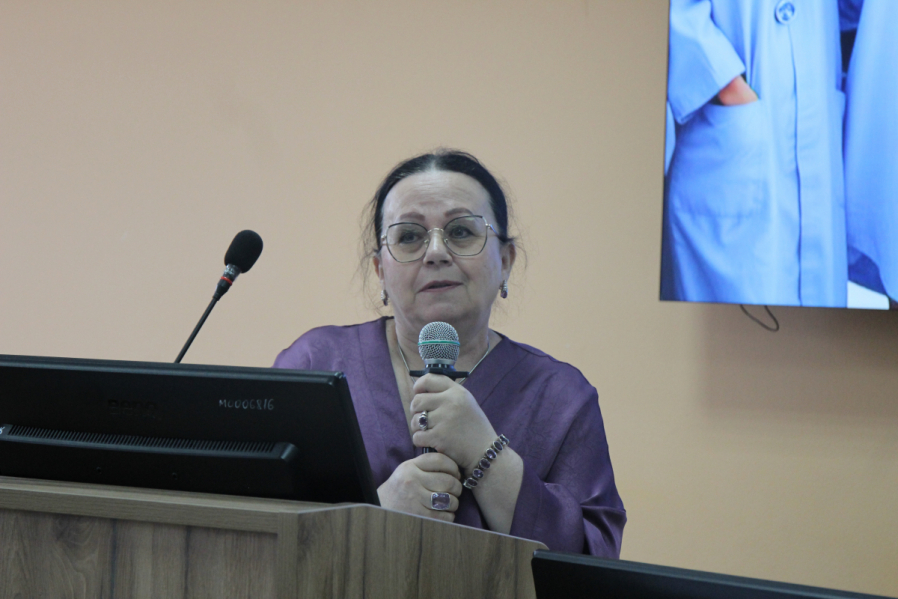 В Педиатрическом университете вручили дипломы врачам-ординаторам 28