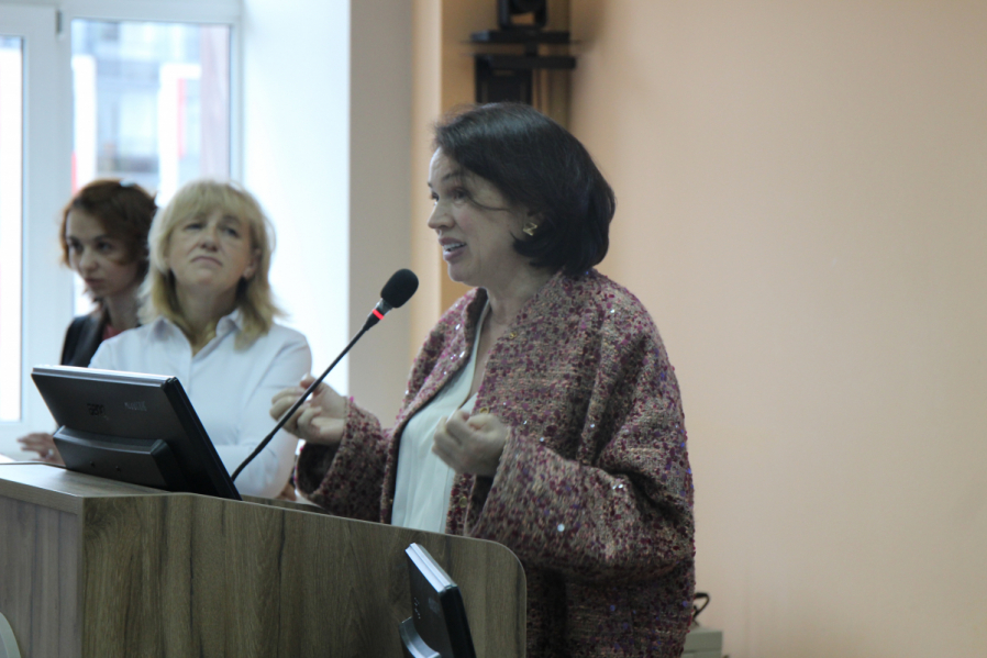 В Педиатрическом университете вручили дипломы врачам-ординаторам 30