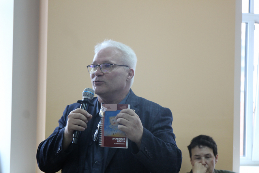 В Педиатрическом университете вручили дипломы врачам-ординаторам 40