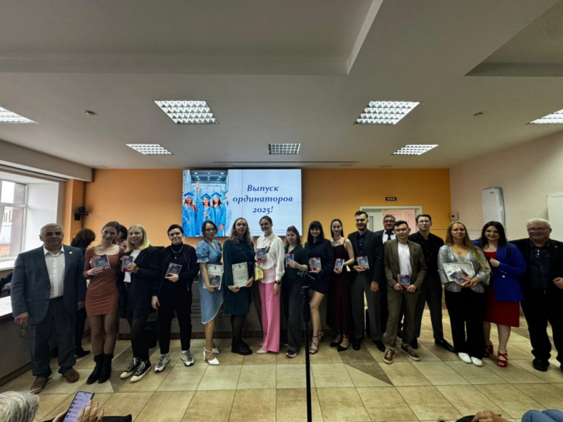 В Педиатрическом университете вручили дипломы врачам-ординаторам 45