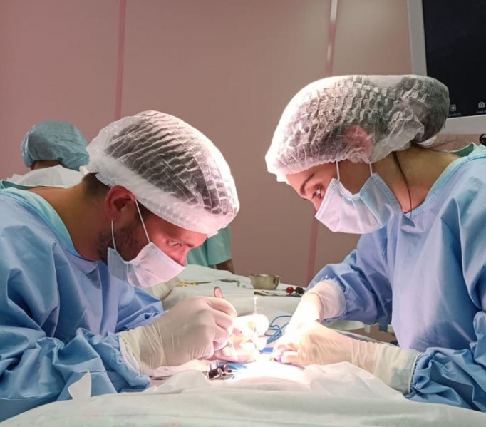 Врачи Педиатрического университета удалили редкую опухоль яичника новорожденной пациентке из Марий Эл