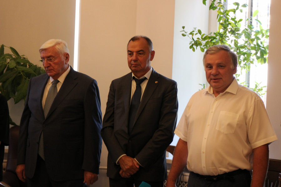 В Педиатрическом университете открылась выставка, посвящённая Роману Вредену 18