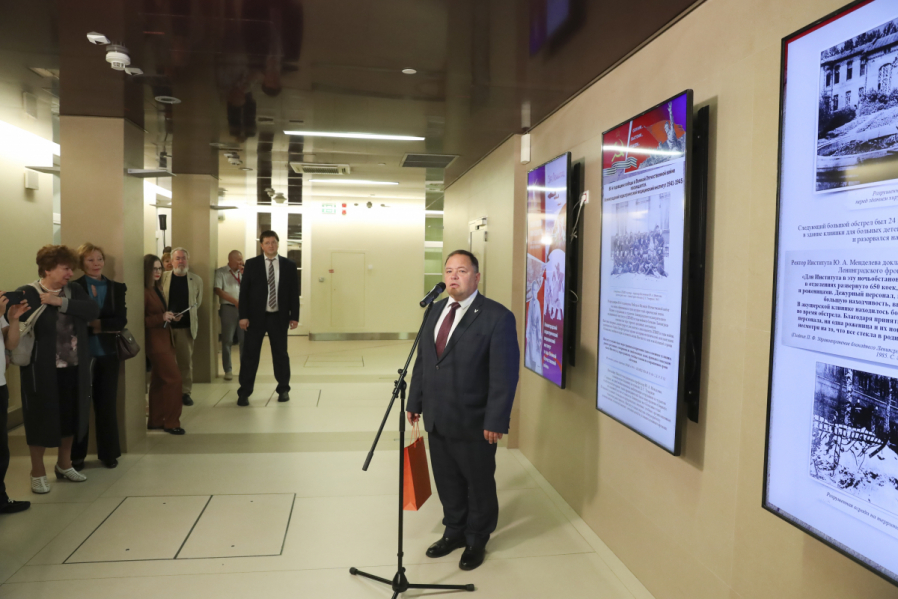 В Президентской библиотеке открылась мультимедийная выставка «Ленинградский полк педиатров. На страже здоровья войне вопреки» 17