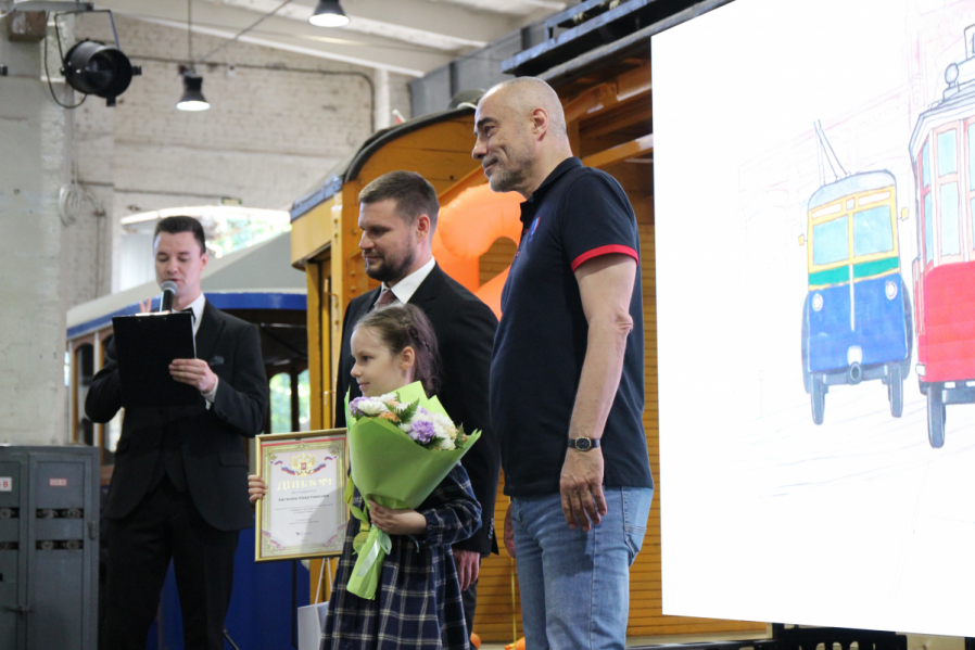 Почему трамваи не чихают: в Экспозиционно-выставочном комплексе Горэлектротранса подвели итоги конкурса детского рисунка 20