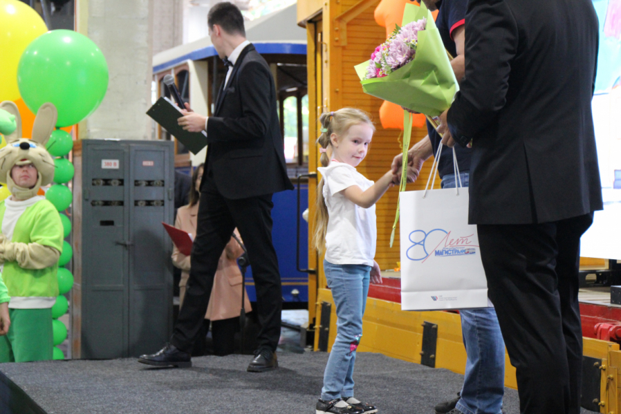 Почему трамваи не чихают: в Экспозиционно-выставочном комплексе Горэлектротранса подвели итоги конкурса детского рисунка 21