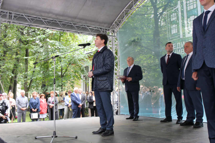 Первый курс столетия: В Педиатрическом университете состоялась торжественная церемония посвящения в студенты 17