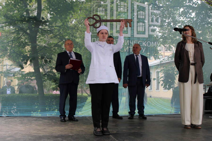Первый курс столетия: В Педиатрическом университете состоялась торжественная церемония посвящения в студенты 31