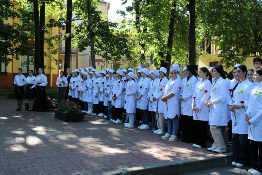 Сотрудники Педиатрического университета почтили память жертв блокады Ленинграда 3