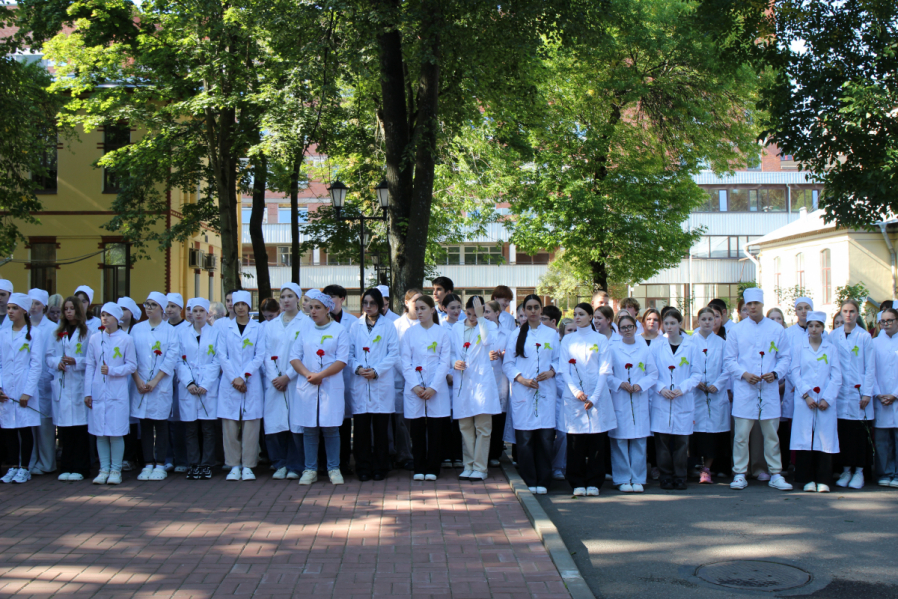 Сотрудники Педиатрического университета почтили память жертв блокады Ленинграда 12