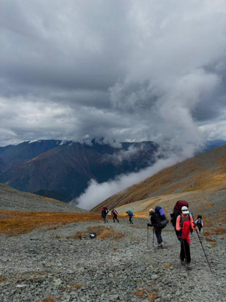 Студенты Педиатрического университета покорили гору на Алтае в честь 100-летия вуза 2