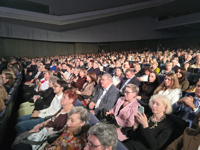 Министр здравоохранения и Губернатор Санкт-Петербурга поздравили Педиатрический университет со 100-летием 18