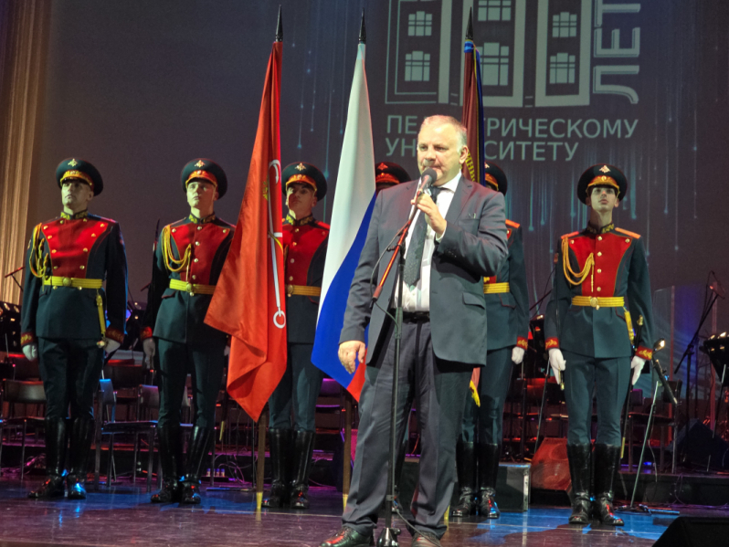 Министр здравоохранения и Губернатор Санкт-Петербурга поздравили Педиатрический университет со 100-летием 19