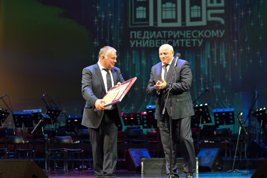 Министр здравоохранения и Губернатор Санкт-Петербурга поздравили Педиатрический университет со 100-летием 50