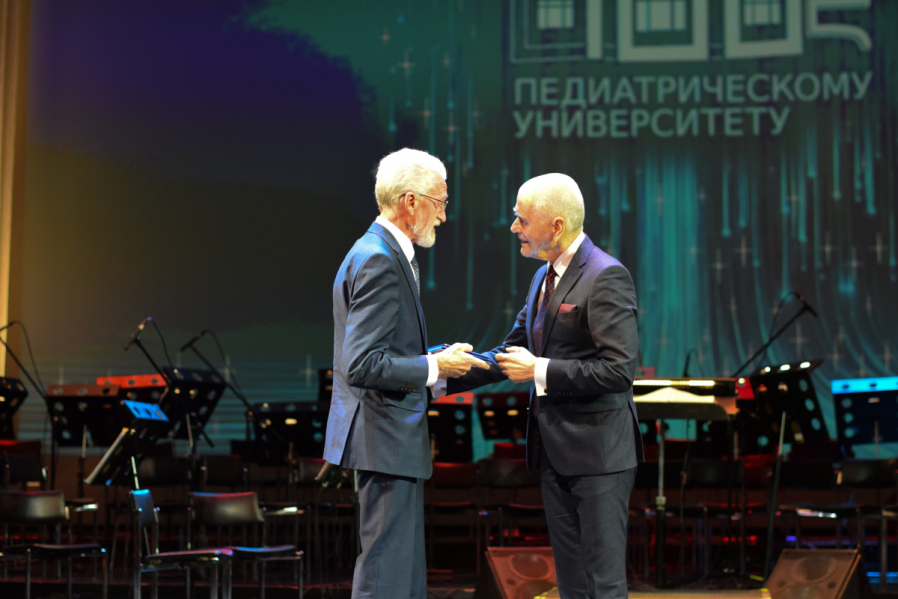 Министр здравоохранения и Губернатор Санкт-Петербурга поздравили Педиатрический университет со 100-летием 52