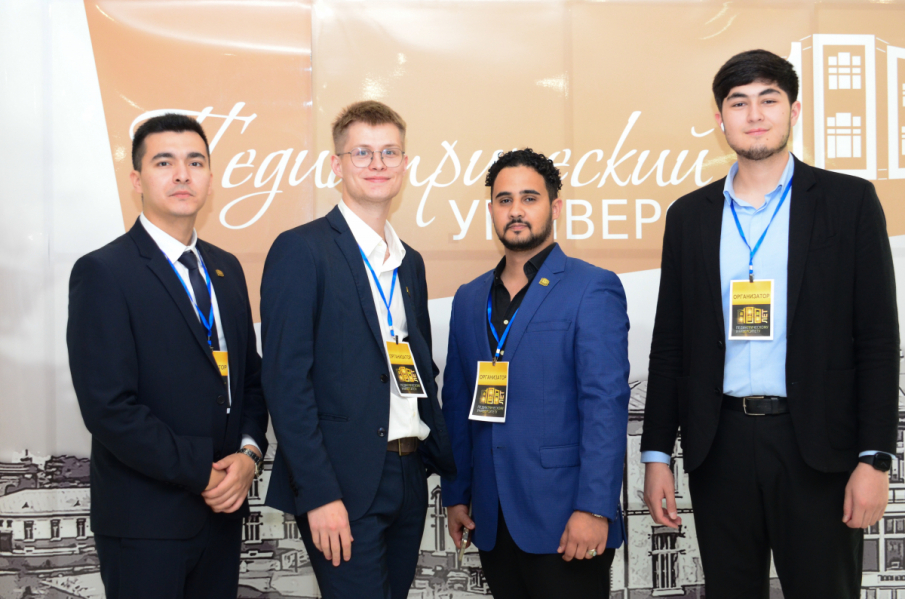 Министр здравоохранения и Губернатор Санкт-Петербурга поздравили Педиатрический университет со 100-летием 76