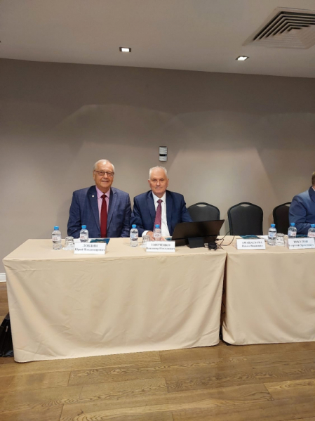 Академик Юрий Лобзин: «Сейчас самое время сделать прививку от гриппа» 1