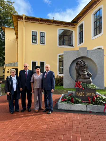 Академик Юрий Лобзин: «Сейчас самое время сделать прививку от гриппа» 2