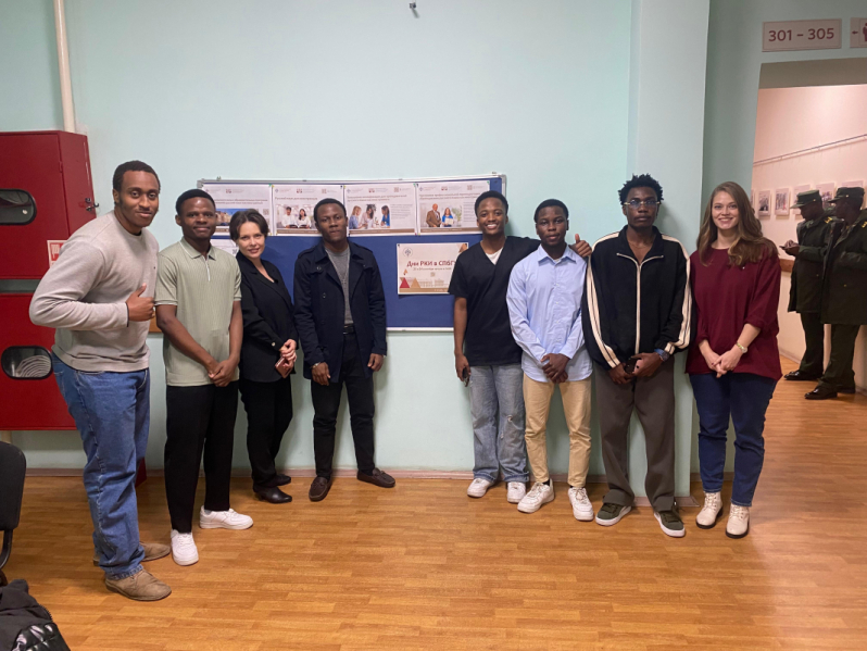 Студенты-медики представили Педиатрический университет на форуме в СПбГУ