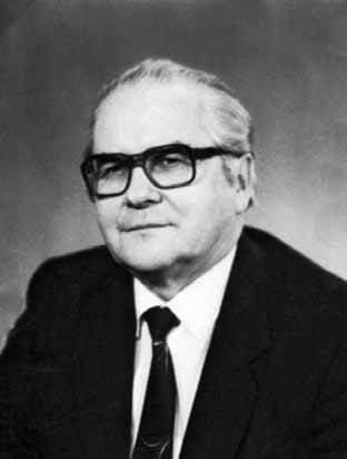 В.П. Алфёров (род. 1930) — педиатр, ректор ЛПМИ (1984–1991)