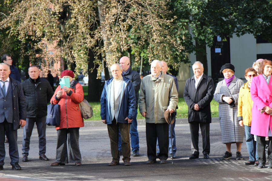 В Педиатрическом университете освятили памятник матерям блокадного Ленинграда «Надо жить» 8