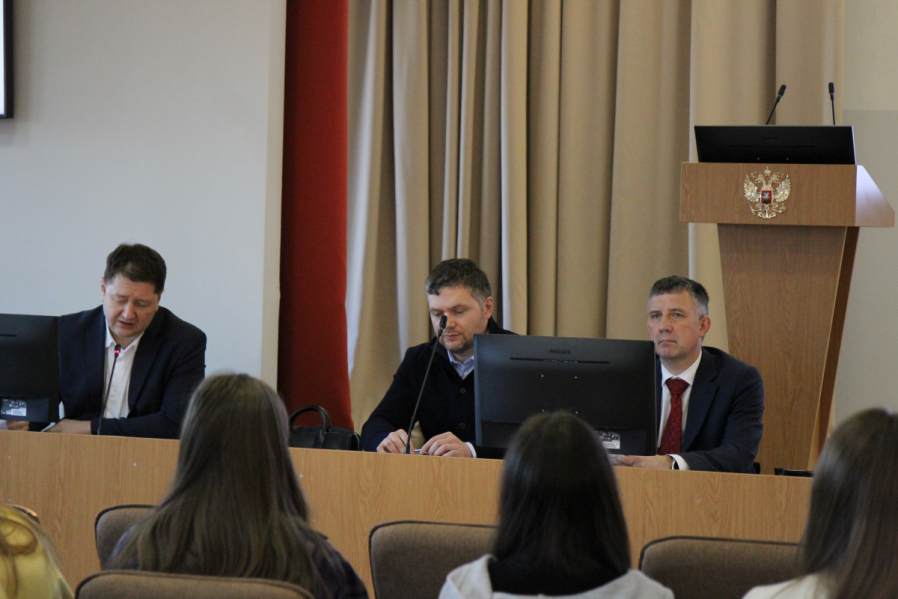 Студентам Педиатрического университета рассказали, как противостоять кибермошенничеству 1