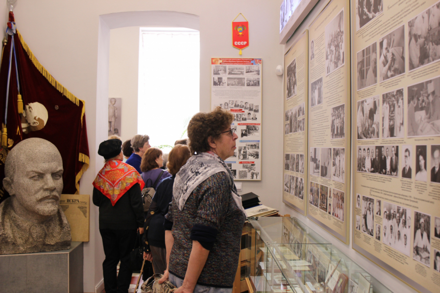 Комплексный центр занятости Василеостровского района организовал экскурсию в музей Педиатрического университета 5