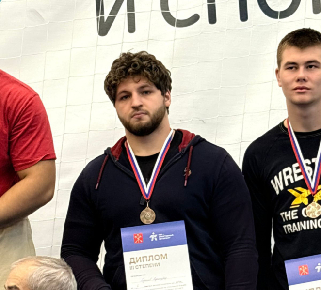 Студент Педиатрического университета завоевал бронзу в соревнованиях по вольной борьбе