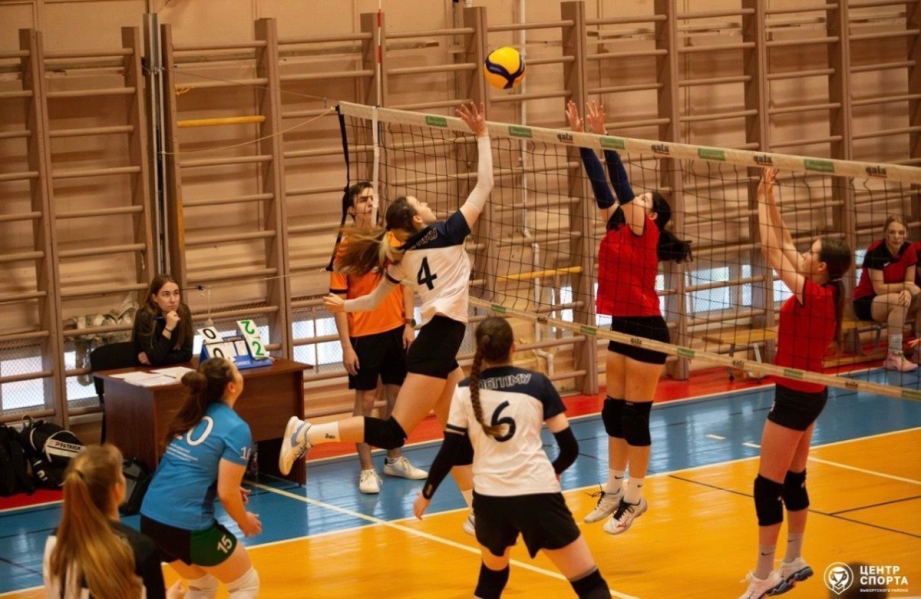 Женская сборная Педиатрического университета — чемпионы Выборгского района по волейболу 2