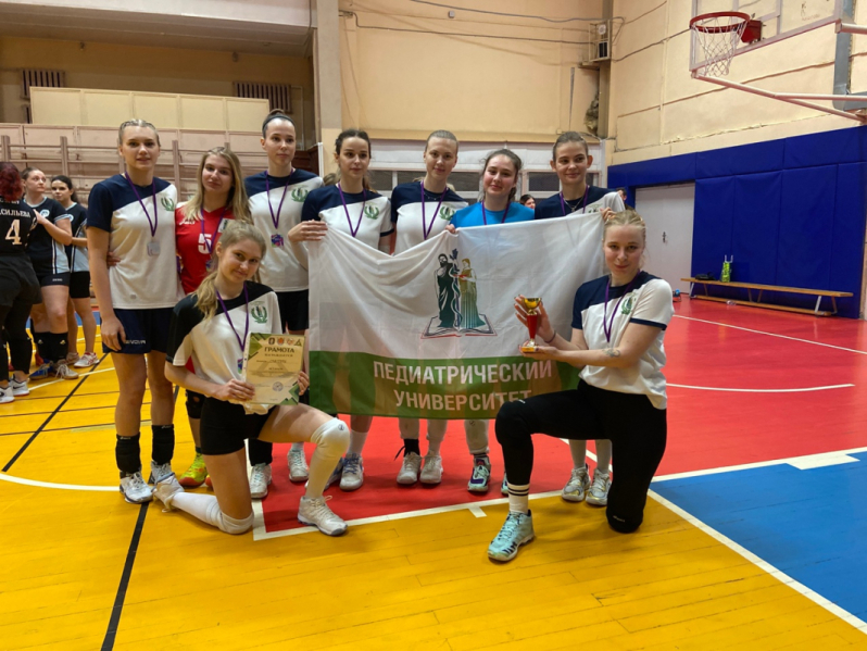Женская сборная Педиатрического университета — чемпионы Выборгского района по волейболу 3