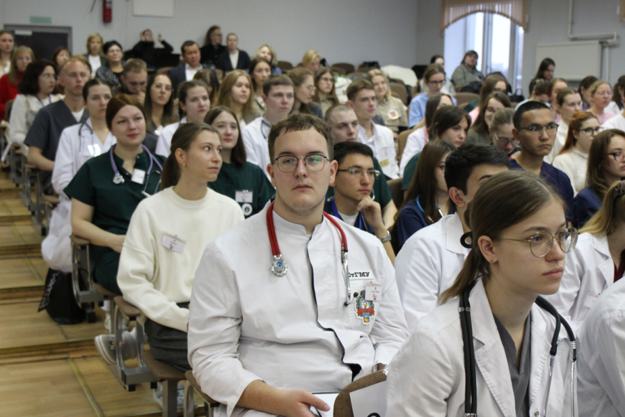 В Санкт-Петербурге дан старт юбилейной XX Всероссийской олимпиаде по педиатрии для студентов-медиков 4