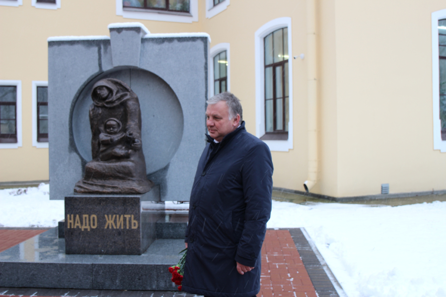 Активисты «Движения Первых» посетили Педиатрический университет в преддверии Дня Матери 4