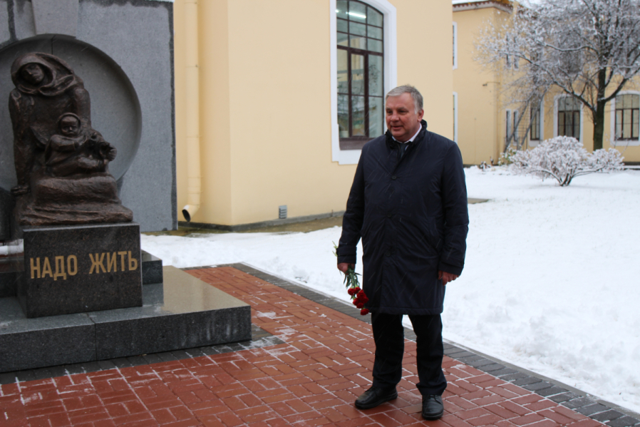 Активисты «Движения Первых» посетили Педиатрический университет в преддверии Дня Матери 5