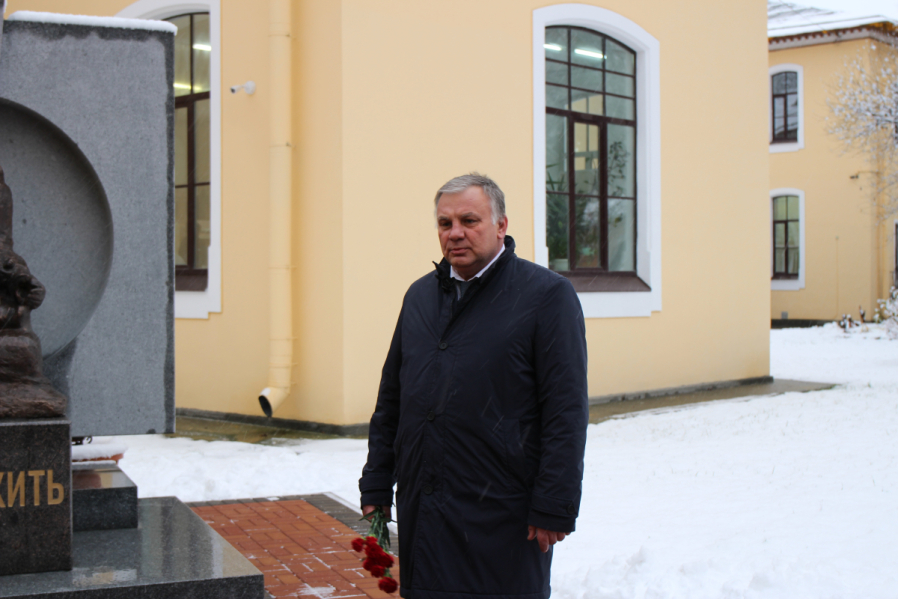 Активисты «Движения Первых» посетили Педиатрический университет в преддверии Дня Матери 6