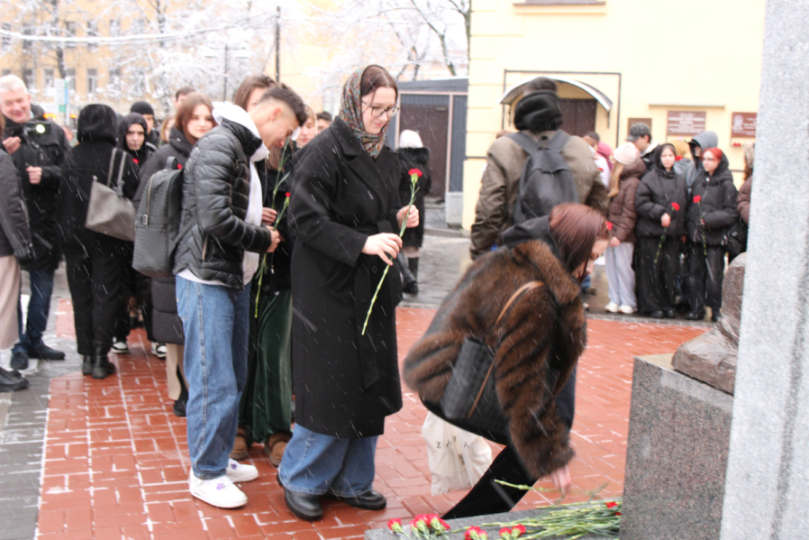 Активисты «Движения Первых» посетили Педиатрический университет в преддверии Дня Матери 11