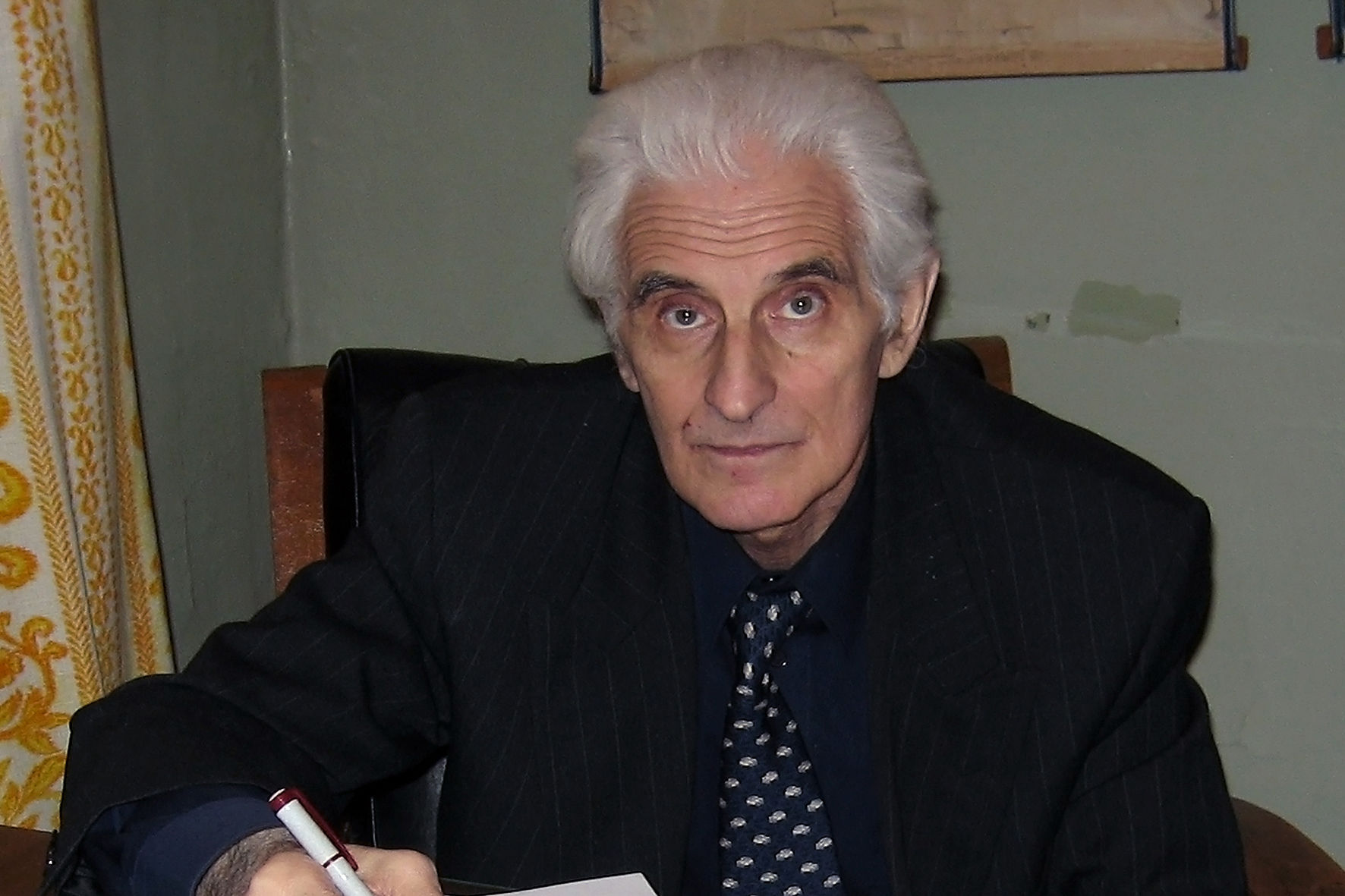 Борис Емельянович Микиртумов